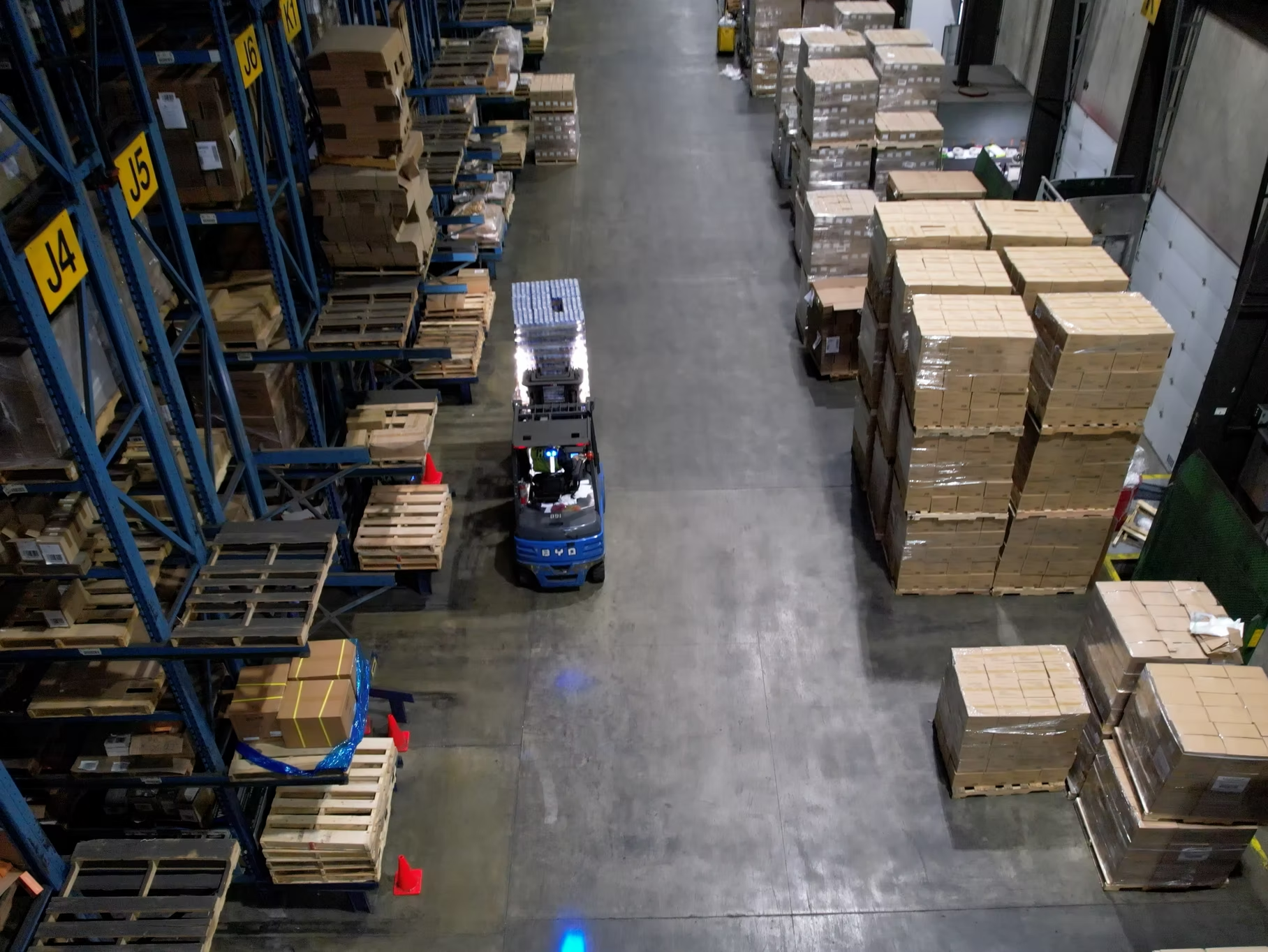 The Benefits of Using AI Cameras in Forklift Safety